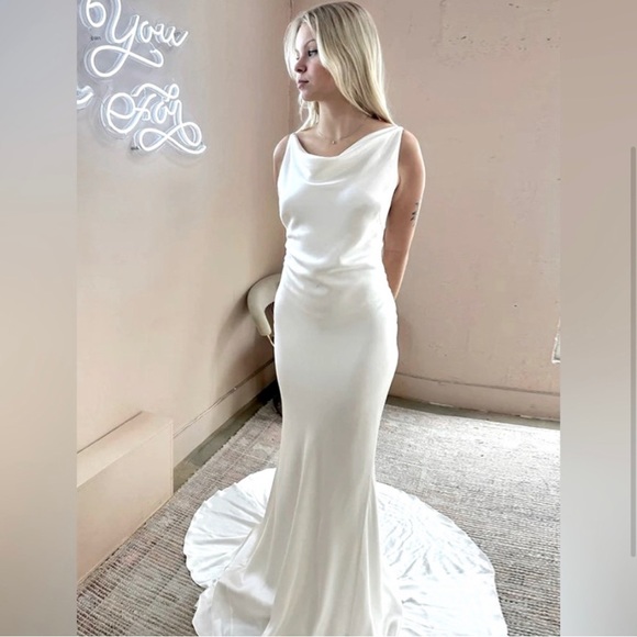 Boho satin wedding dress Etsy Boutique - Picture 3 of 3